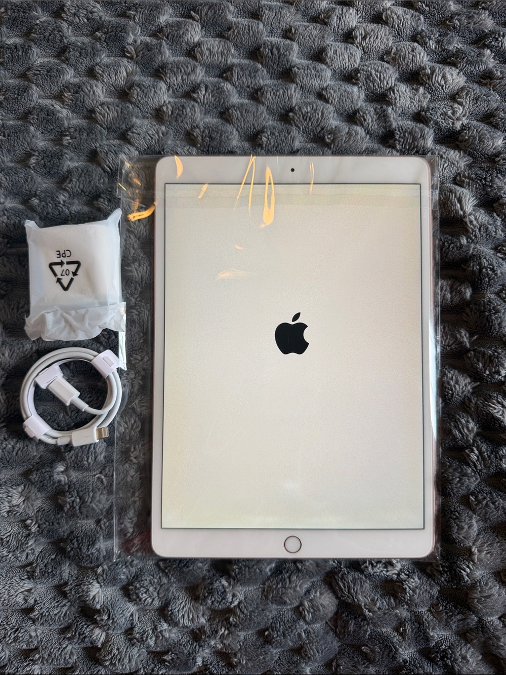Apple iPad Air Tablet - rose gold
